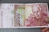 Испанский город временно вернул в оборот песеты