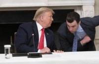 В особистого помічника Трампа також виявили коронавірус