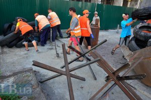 На Майдані кинули "коктейль Молотова", на Михайлівській - підпалили шини (уточнено)