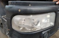 Во Львове хулиганы обстреляли мусоровоз