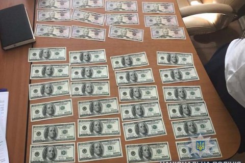 ​Адвокат предложил одесскому следователю $3 тыс. за закрытие дела, но тот сдал его полиции