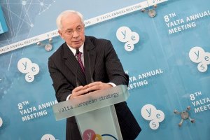 Азаров пообещал классической музыке системную поддержку