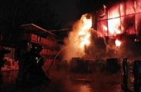 У російському Іжевську горів торговий центр, де могли виробляти безпілотники