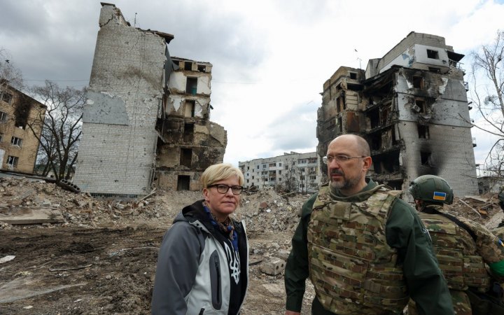 Шмигаль із Шимоніте відвідали звільнену від російських загарбників Бородянку на Київщині