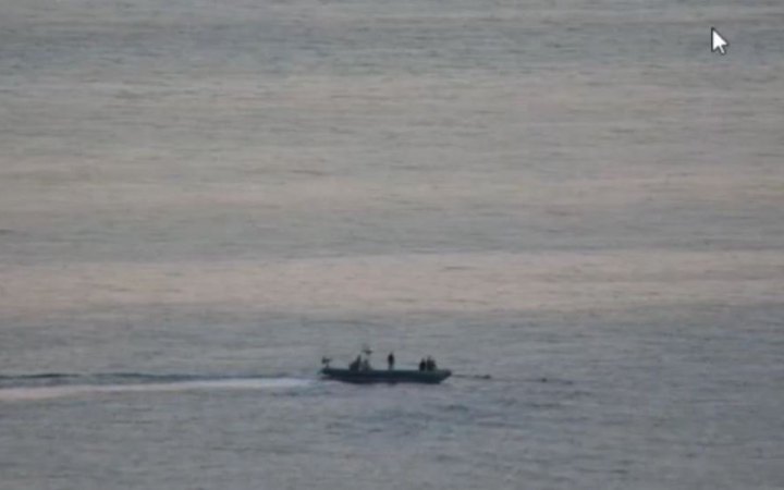 Військові моряки врятували п'ятьох цивільних, котрі опинилися у відкритому морі в Одесі