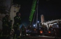 Унаслідок ракетного удару по Краматорську поранені троє колумбійців та українська письменниця 