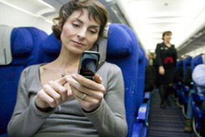 37% супругов проверяют почту и звонки своих "половин"