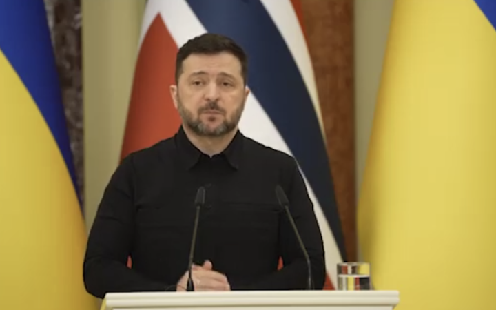 Зеленський прокоментував заяви Москви: шукає ядерну зброю в Україні щоразу, як не має успіху на фронті