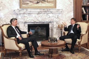 Бойко обсудил с Миллером закачку газа в украинские хранилища