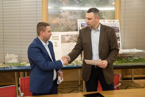 КГГА и застройщик Сенного подписали меморандум: высотность снижена до 19 этажей