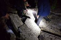 13-летний мальчик погиб под завалами заброшенного здания в Киевской области