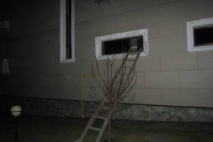 Под Киевом воры обстреляли бойцов Госохраны и сожгли их автомобиль