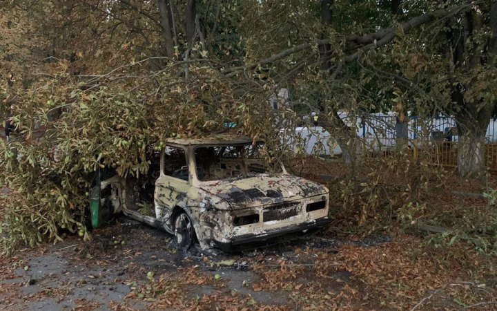 Росіяни знову обстріляли Дніпропетровську область. Поранено чоловіка, пошкоджені будинки, ліцей, газогони