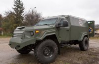 В Україну прибула ще одна броньована машина швидкої допомоги