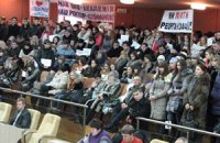 В Сумах 3 тысячи студентов вышли на митинг в защиту бывшего ректора