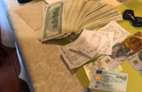 В Киеве задержали мошенников, которые за $20 тыс. обещали устроить начальником колонии
