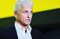 Британія зняла санкції з російського банкіра Тінькова 