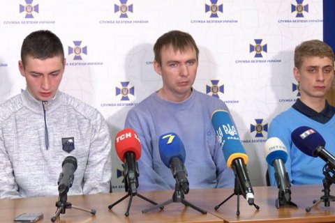 трое российских оккупантов дали брифинг в Одессе и утверждают, что "не знали, куда их отправляют"