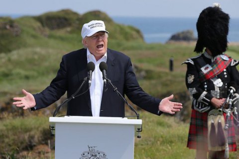 Вилучення з програми Трампа пункту про допомогу Україні летальною зброєю є суто символічним, - експерт зі США