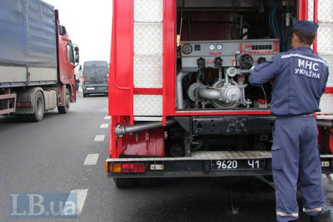 В Киеве в результате ДТП загорелся автомобиль