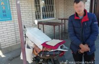 В Киевской области мужчина ограбил церковь и пытался скрыться на чужом мопеде 