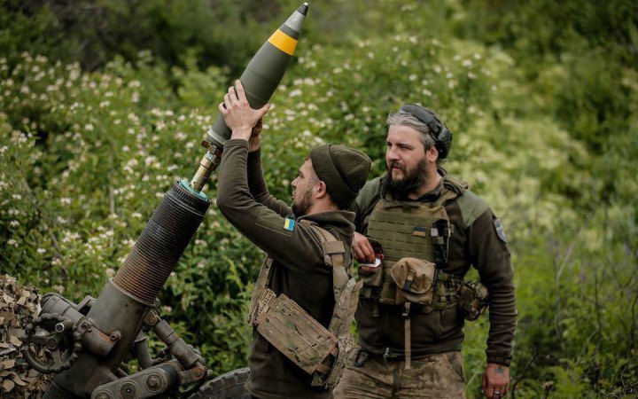 На засіданні Ставки обговорили нарощення власного виробництва снарядів та дронів