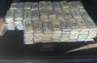 В США нашли под матрасом $20 млн