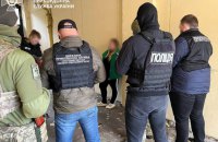 На Одещині чоловікам пропонували виїхати за кордон як супровід хворих дружин
