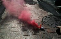 В милиционеров под Радой бросили дымовую шашку