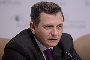 Устенко: доходы украинцев страдают от неработающего парламента