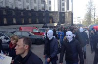 Под Раду пришел проплаченный митинг "белых платков" (обновлено, добавлены фото)