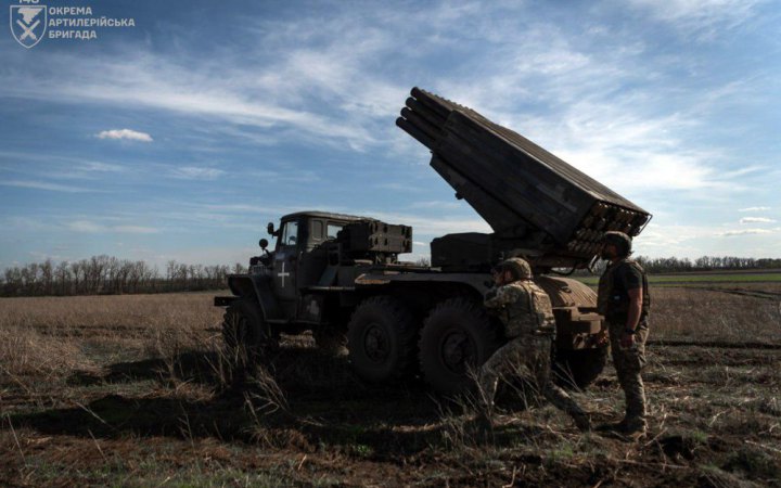 Тижнева кількість бойових зіткнень зменшилася, але на трьох напрямках Росія атакувала ще інтенсивніше 
