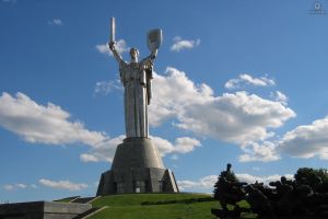 Из-за жары перестали пускать на "Родину-мать"