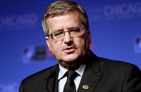 Коморовский: Украине пора избавиться от советского прошлого