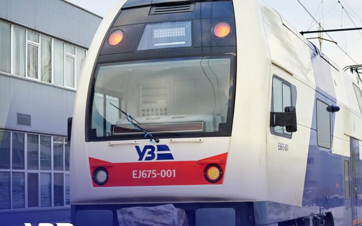 Укрзалізниця запускає на свята двоповерховий потяг до Львова