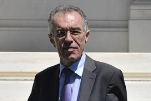 Глава Минфина Греции ушел в отставку по состоянию здоровья