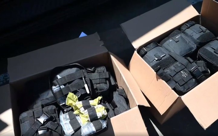 Одеса отримала 1200 тактичних аптечок із Данії