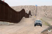 ЗМІ: адміністрація Трампа планує створити мілітаризовану зону вздовж кордону у Нью-Мексико 