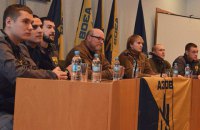 Экс-бойцы “Азова” открыли в Днепропетровске штаб помощи военным