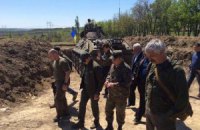 Окопные фото политиков дорого обходятся украинскому народу