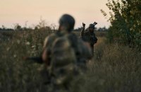 Нові контракти для армії: зарплати, відстрочки, СЗЧ. Головне з брифінгу Міноборони