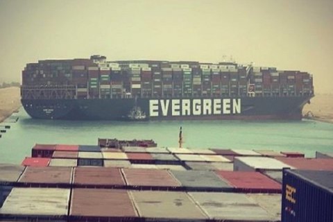 Власти Египта арестовали судно Ever Given, которое в течение недели блокировало Суэцкий канал 
