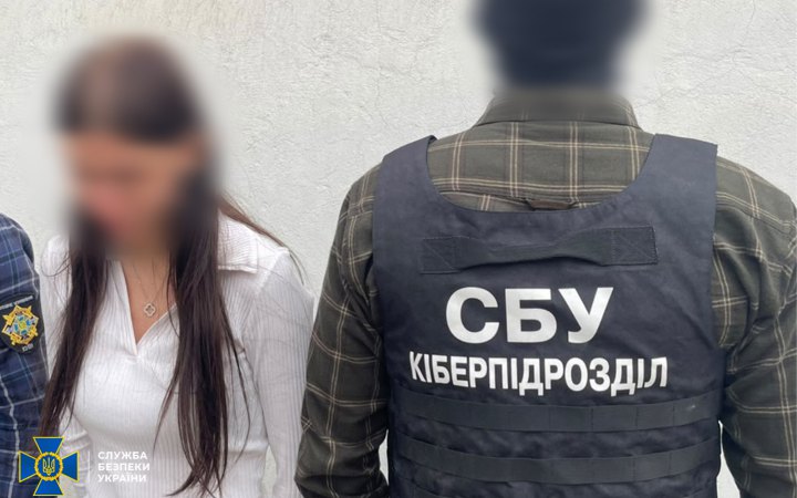 Затримали одеситку, яку підозрюють у корегуванні ударів ворога по порту та об’єктах Нацгвардії