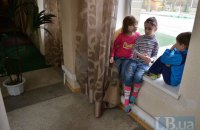 "Киевэнерго" отключил свет в поселении беженцев в Пуще-Водице (ОБНОВЛЕНО)