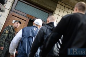 Порошенко приказал направить в зону АТО военных комиссаров