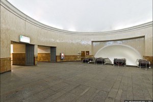 В Киеве на Пасху "заминировали" метро "Арсенальная" и ТРЦ на Оболони