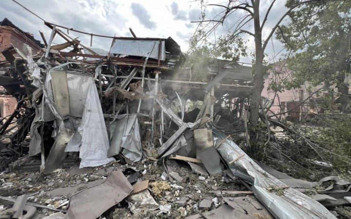 Росіяни тричі за день обстріляли Лиман на Донеччині, восьмеро людей постраждали (доповнено)