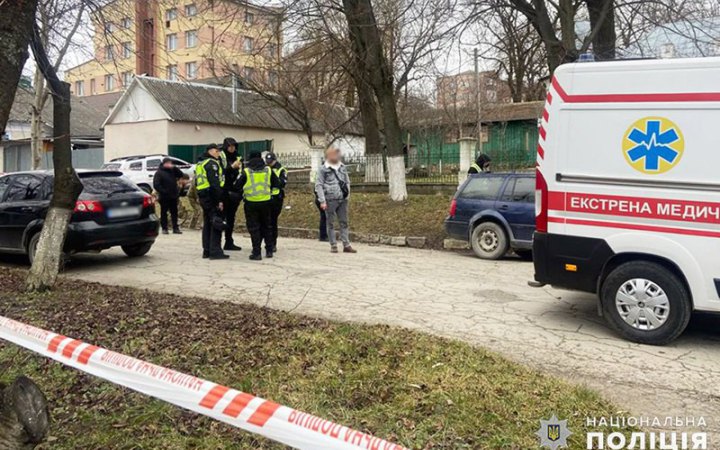 У Кам'янці-Подільському біля будівлі ТЦК пролунав вибух, є загиблий і поранені (оновлено)