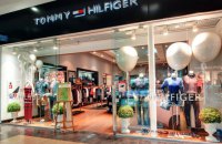 Власник брендів Calvin Klein і Tommy Hilfiger вийшов із бізнесу в Росії