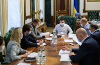 Кабмин работает над развертыванием коек в немедицинских учреждениях в Киеве, Одессе и в Донецкой области